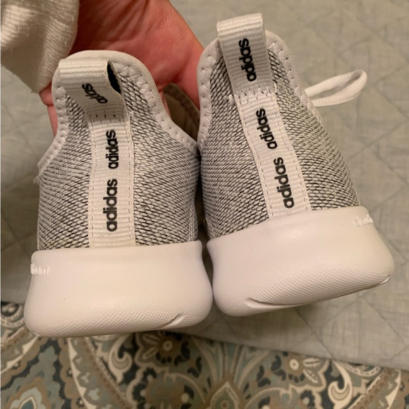 Like New Women’s Adidas Cloudfoam Sneaker - Picture 9 of 15